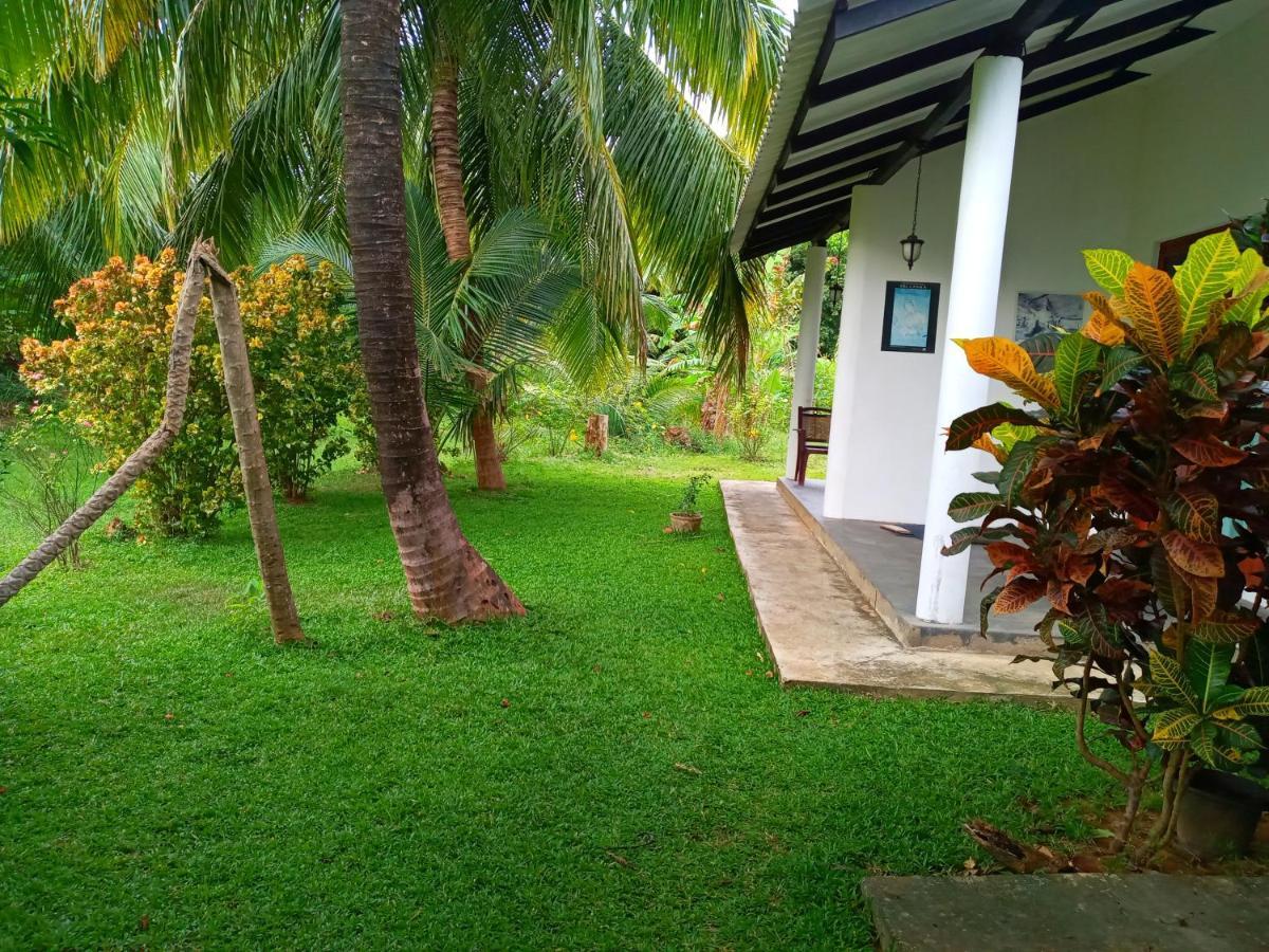 Hideaway Homestay Habarana Exterior photo